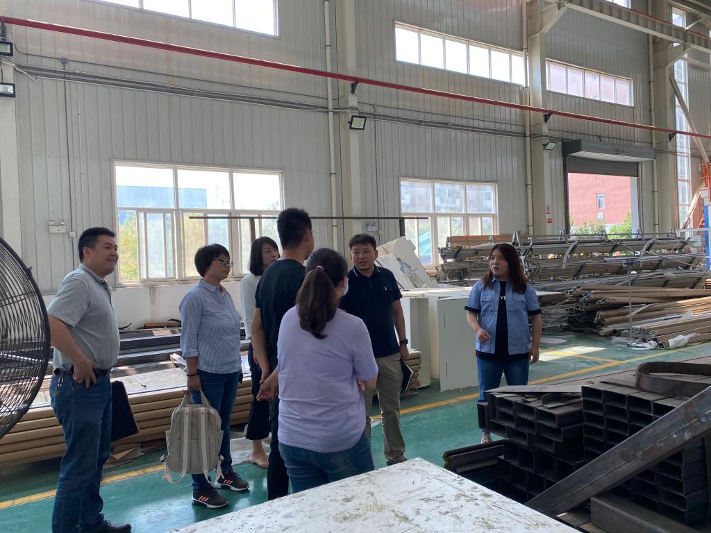 装配车间参观
