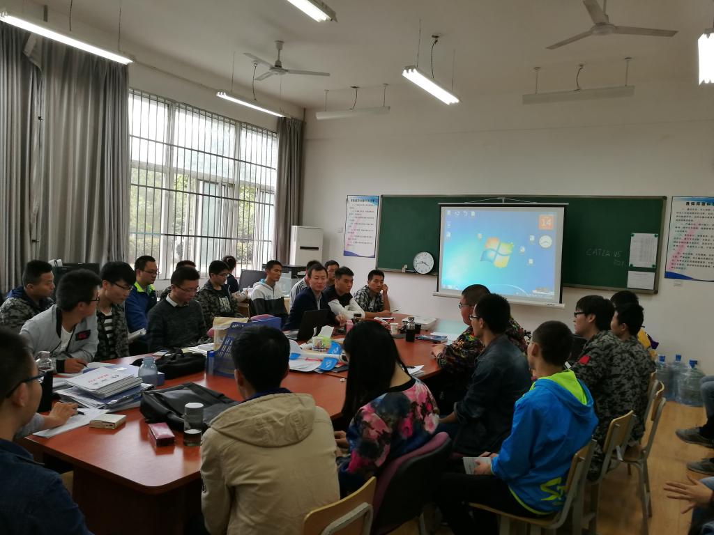 学生党支部集体学习